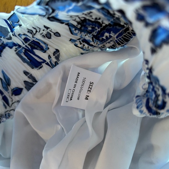 Floral Blue and White Women's Wide Leg, Skort, size M - Picture 4 of 5